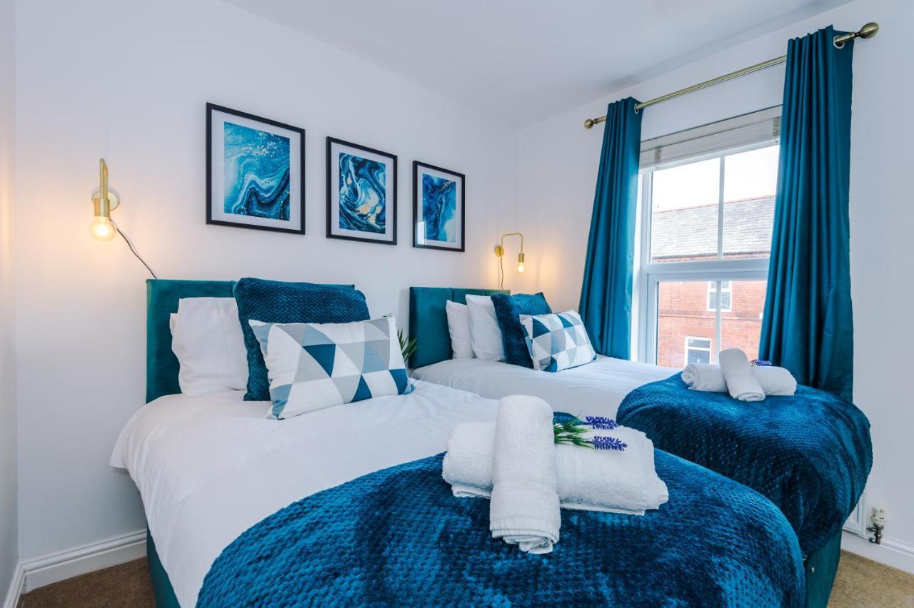 Pristine 2-Bed House In Chester By 53 Degrees Property, Ideal For Families & Small Groups, Great Location - Sleeps 6 Hough Green 外观 照片