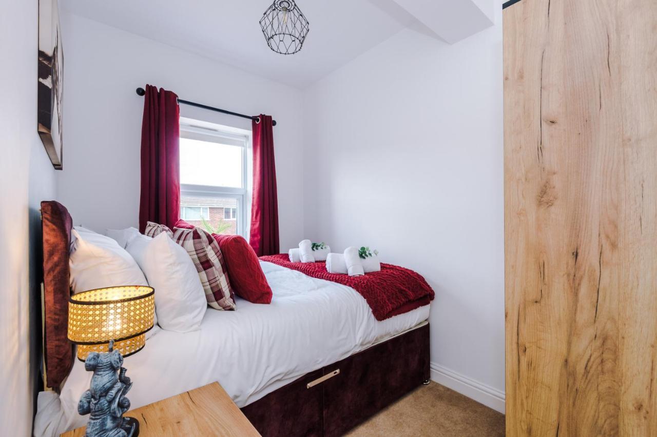 Pristine 2-Bed House In Chester By 53 Degrees Property, Ideal For Families & Small Groups, Great Location - Sleeps 6 Hough Green 外观 照片